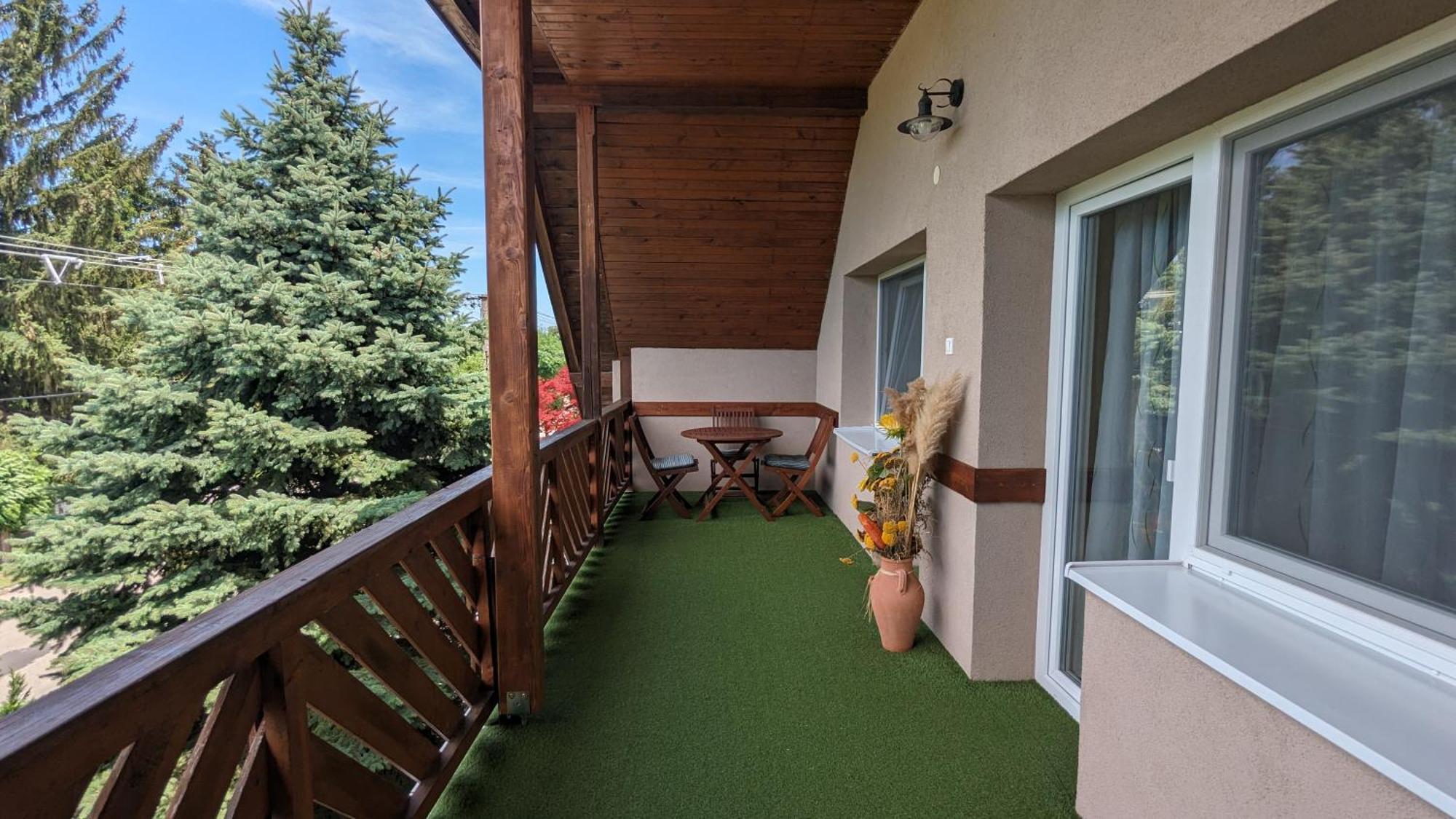 Viragos Apartman Balatonszárszó エクステリア 写真